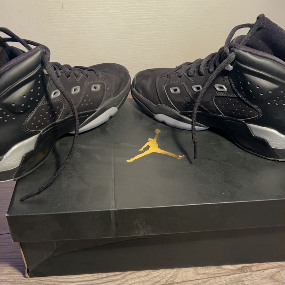Air Jordan 6-17-23 View 4
